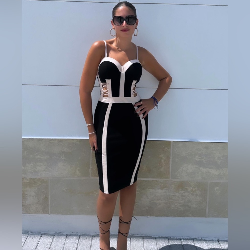 🔥Beautiful Madison Dress 👗 Corset Waist.